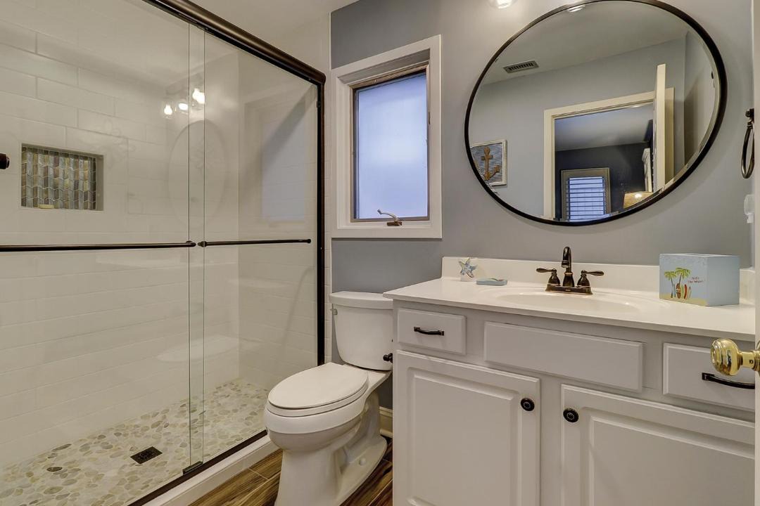 Photo of Bathroom in Beach Lagoon