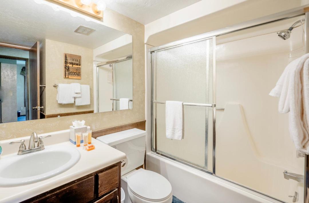 Photo of Bathroom in Crown