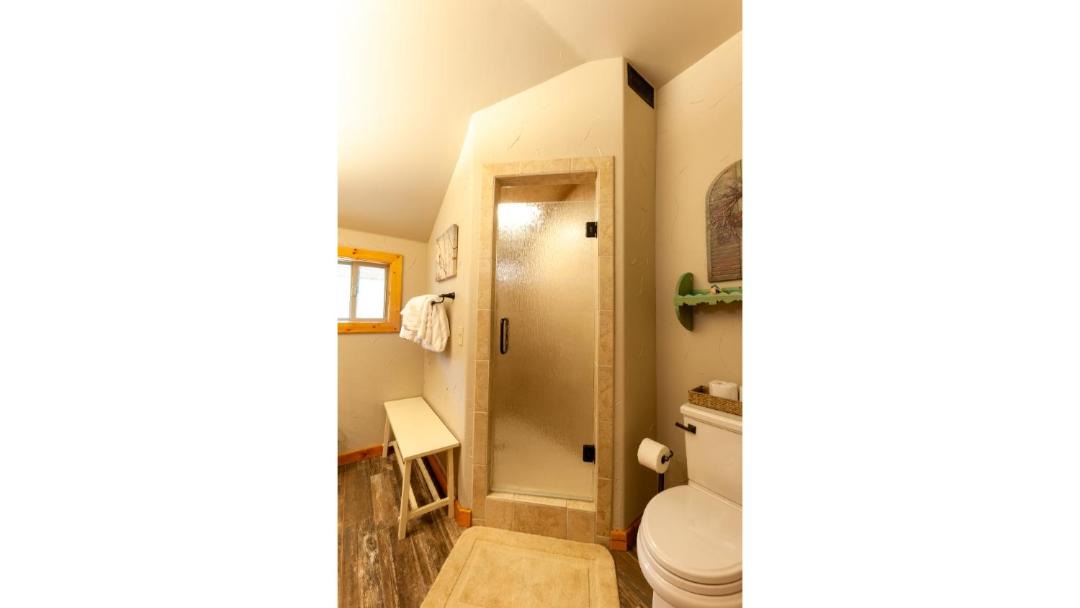 Photo of Bathroom in Red River
