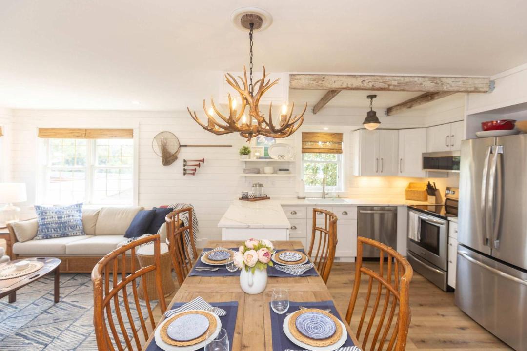 Photo of Kitchen in Fontana-on-Geneva Lake