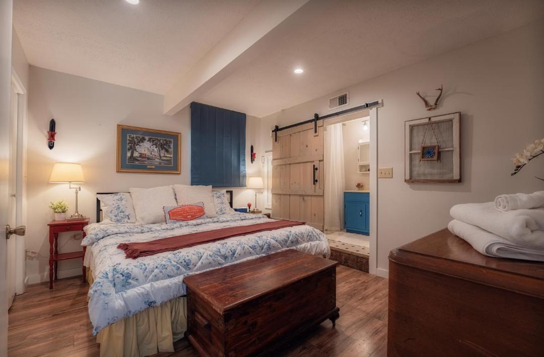Photo of Bedroom in Hohenwald