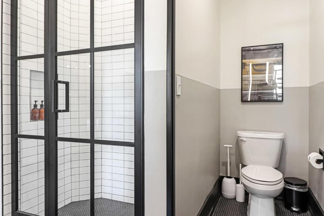 Photo of Bathroom in Arts/Warehouse District