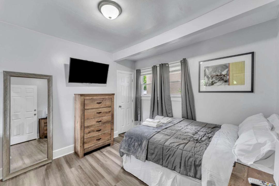 Photo of Bedroom in Oneonta
