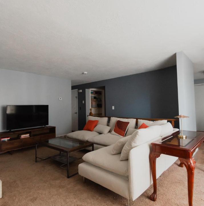 Photo of Livingroom in Midvale