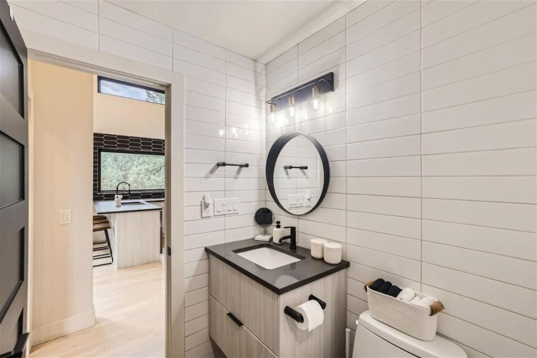 Photo of Bathroom in Evergreen Meadows