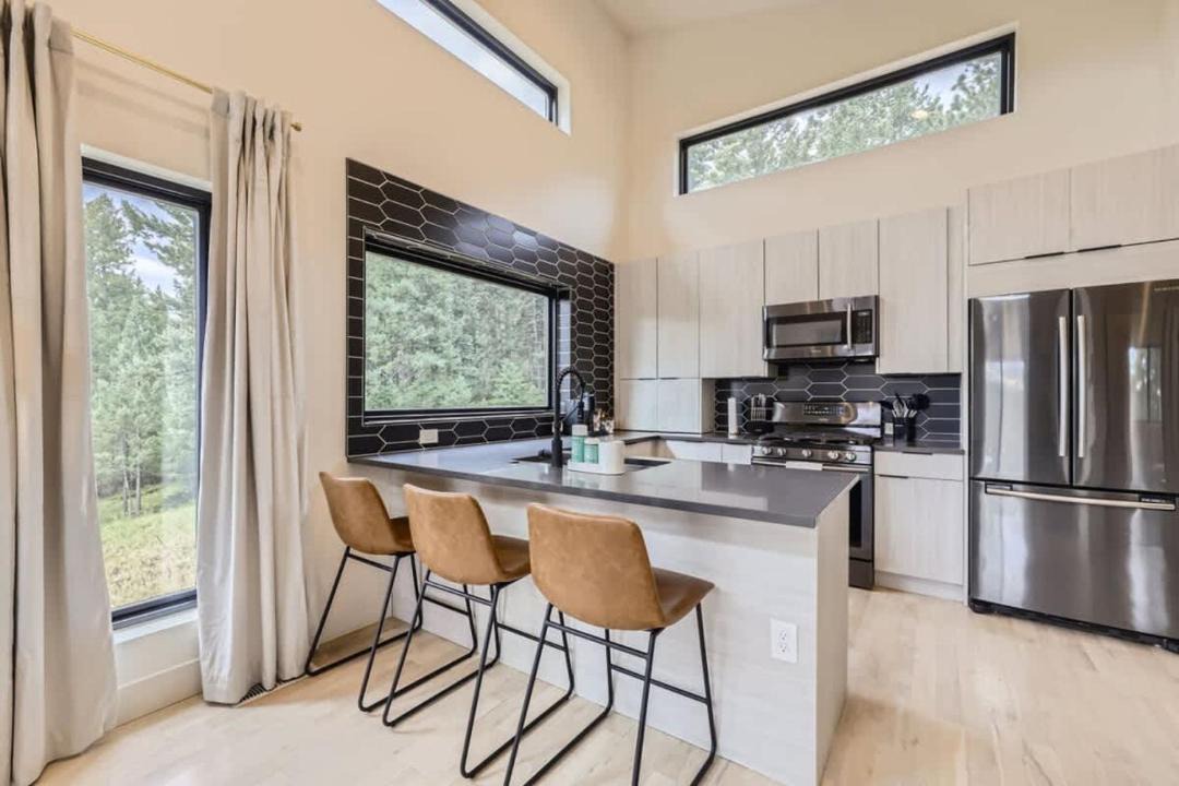 Photo of Kitchen in Evergreen Meadows