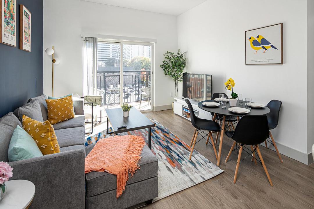 Photo of Livingroom in Charlotte Center City