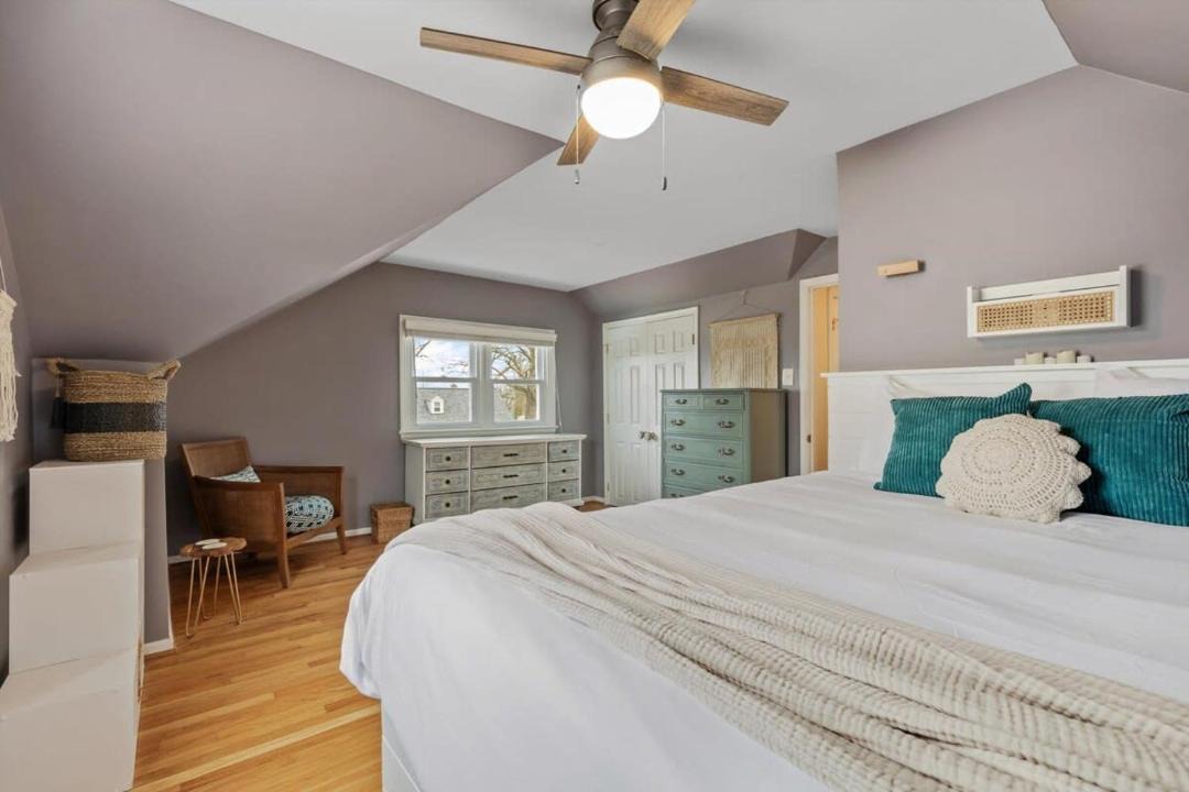 Photo of Bedroom in Belle Haven