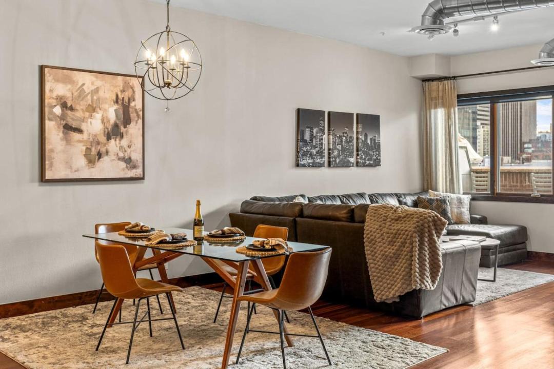 Photo of Livingroom in Ballpark