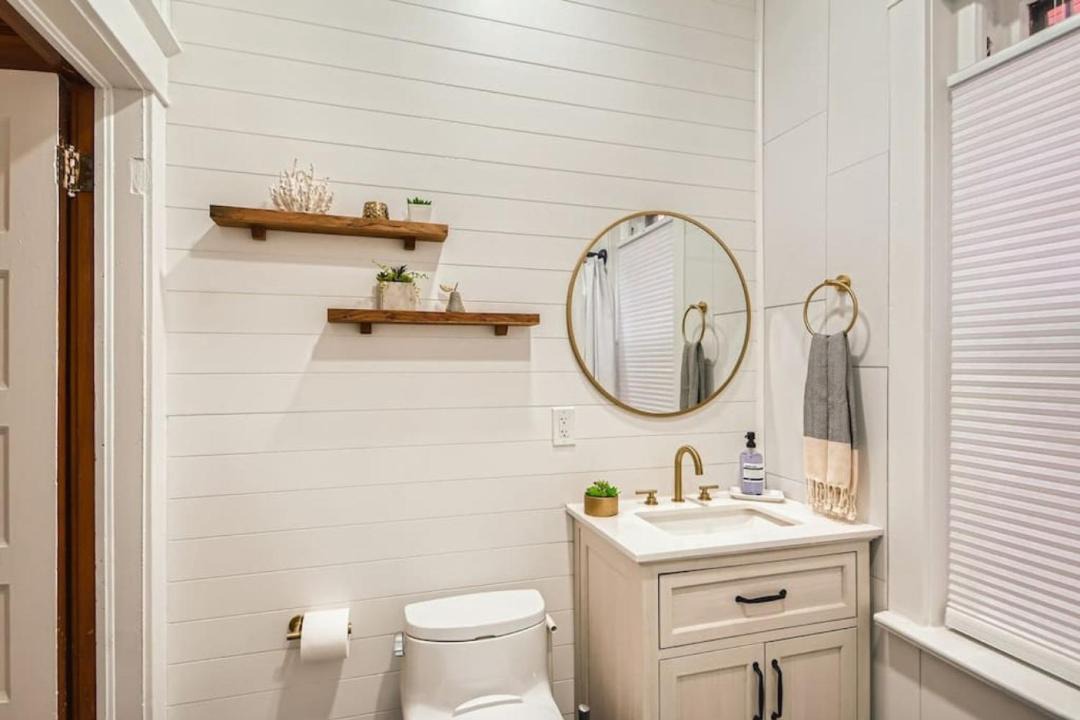 Photo of Bathroom in Lincoln Park