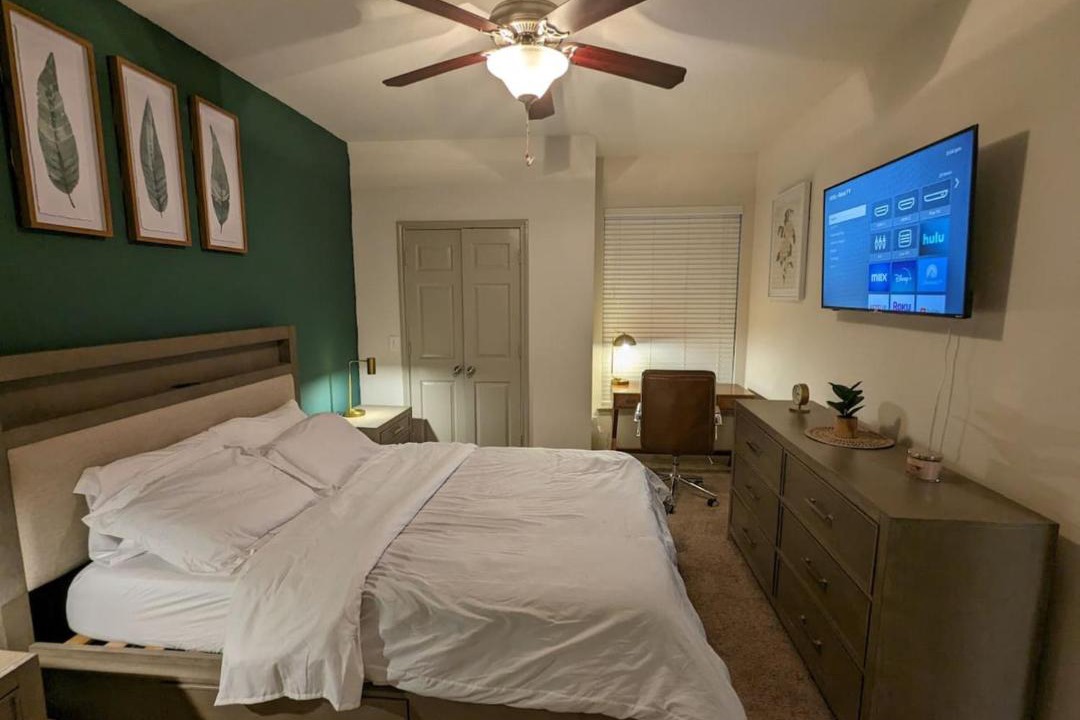 Photo of Bedroom in Nassau Bay