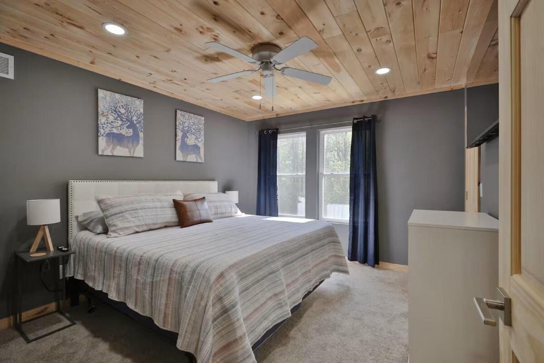 Photo of Bedroom in Logan