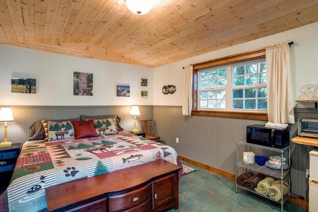 Photo of Bedroom in Maple Falls