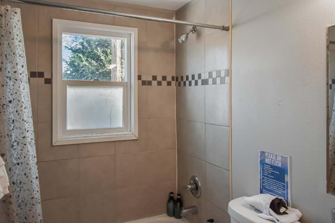 Photo of Bathroom in Dupont