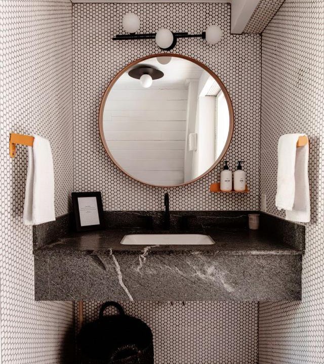 Photo of Bathroom in Canoncito