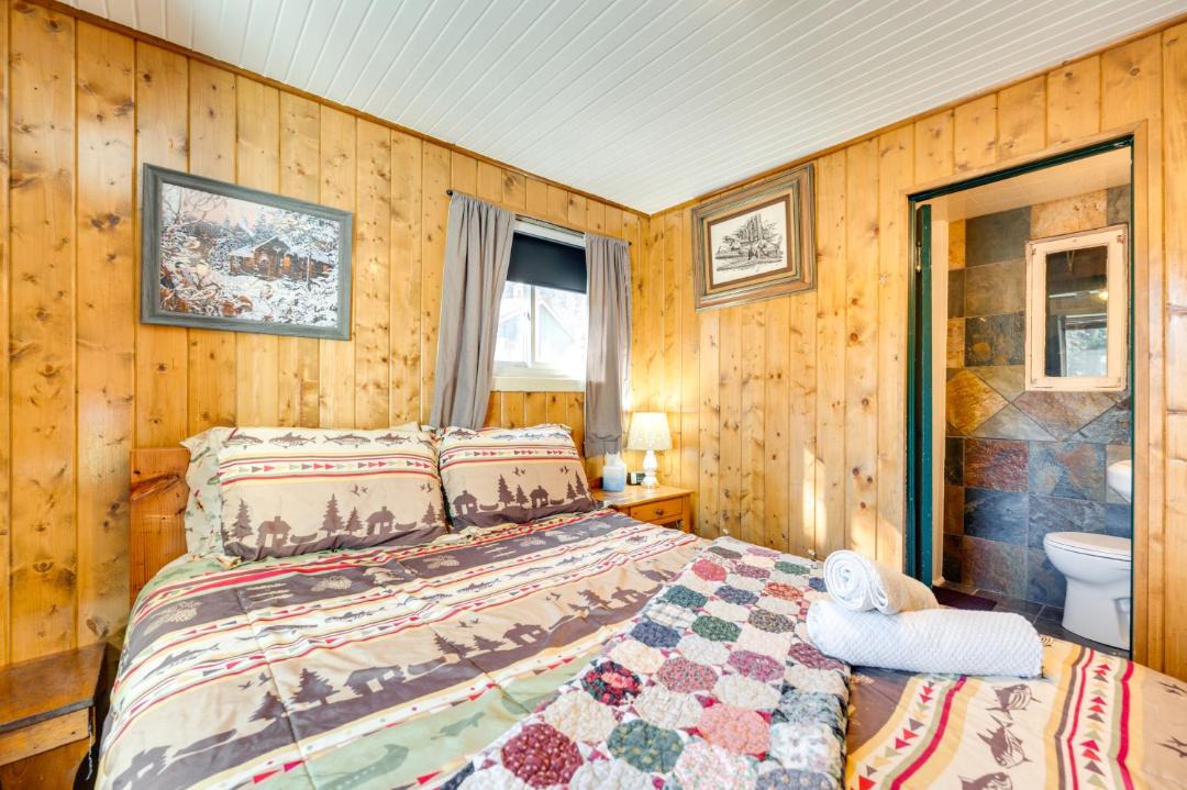 Photo of Bedroom in Drake