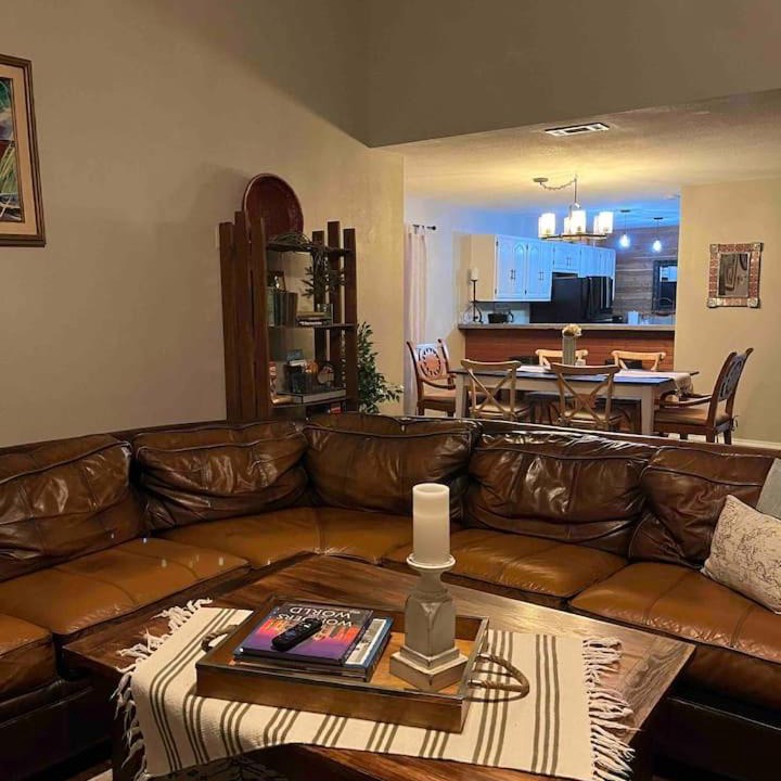 Photo of Livingroom in Cedar Creek
