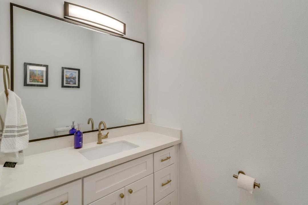 Photo of Bathroom in Garden Oaks