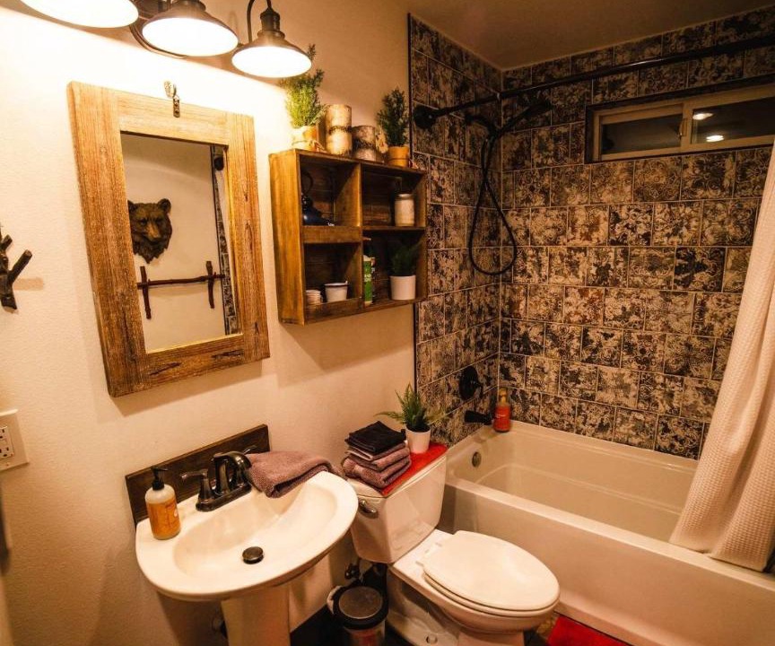 Photo of Bathroom in Verlot