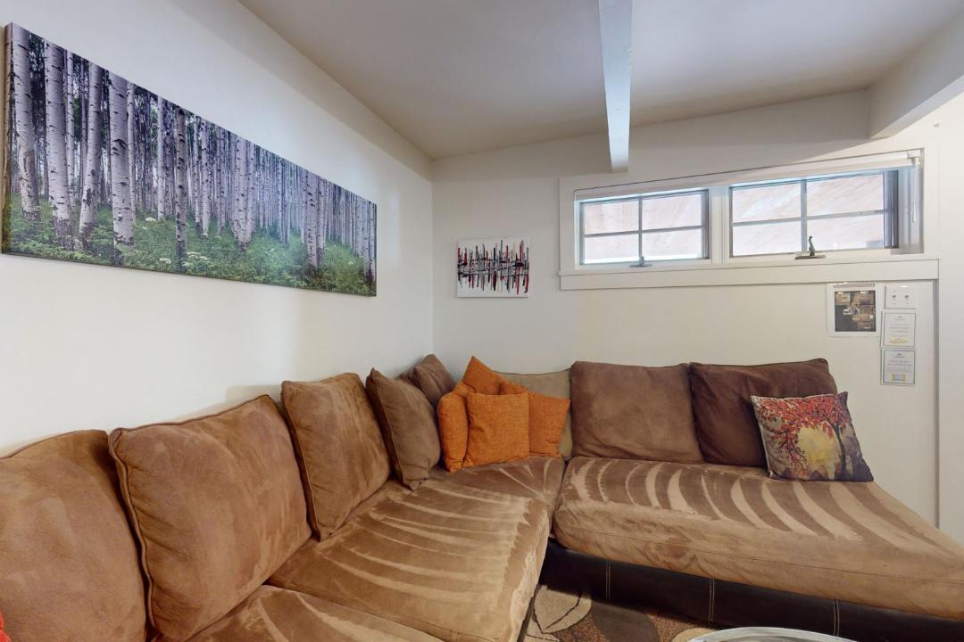 Photo of Livingroom in Downtown