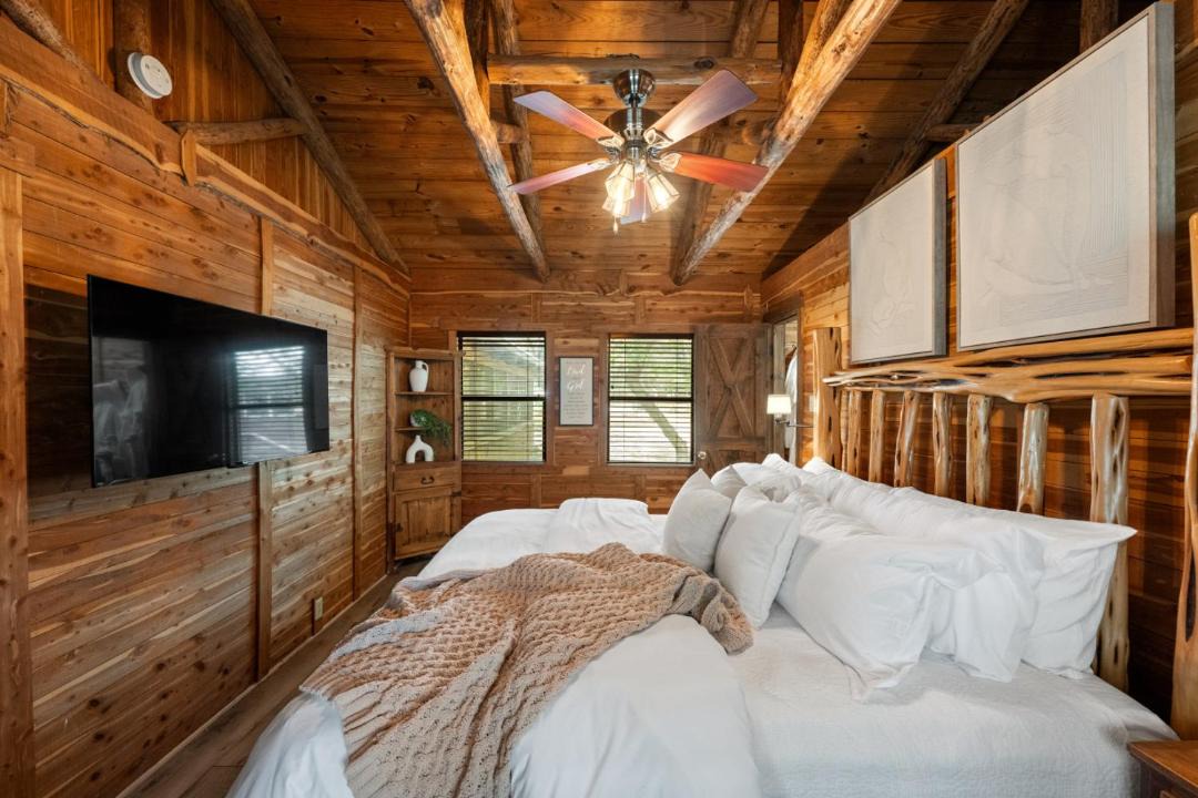 Photo of Bedroom in Spicewood