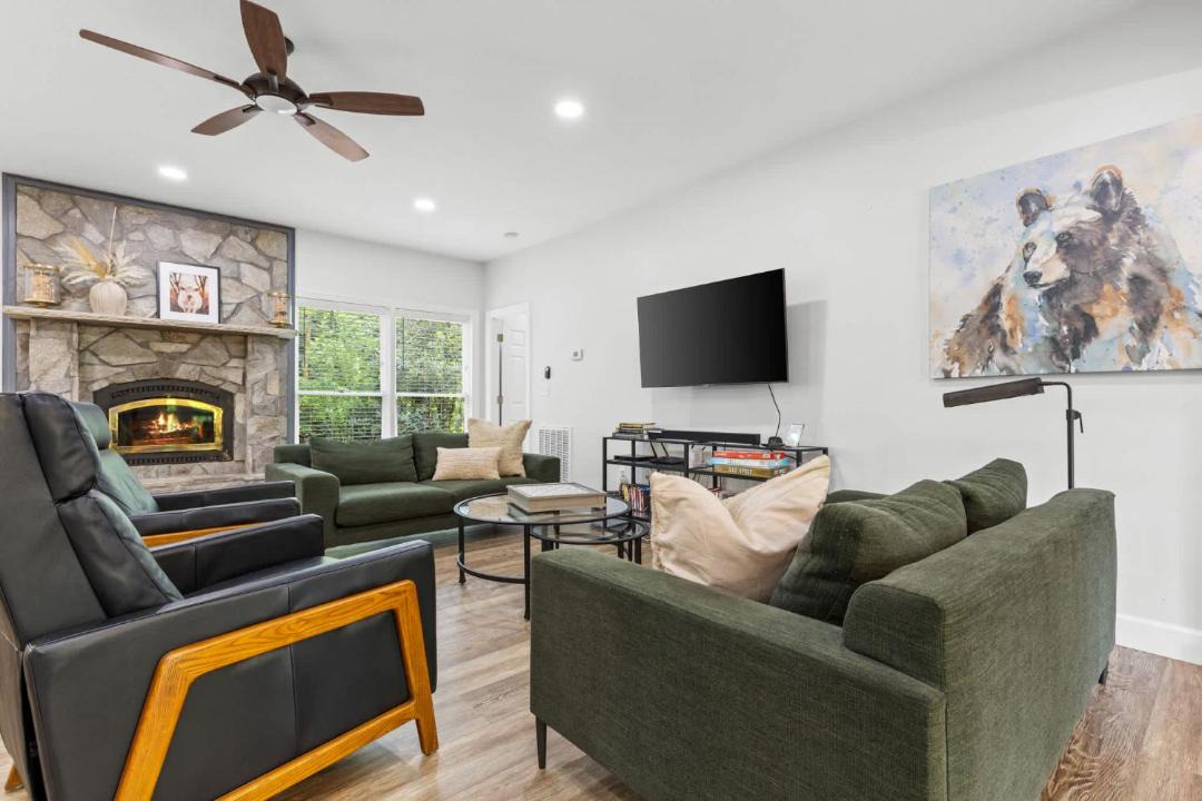 Photo of Livingroom in Foxfire Estates