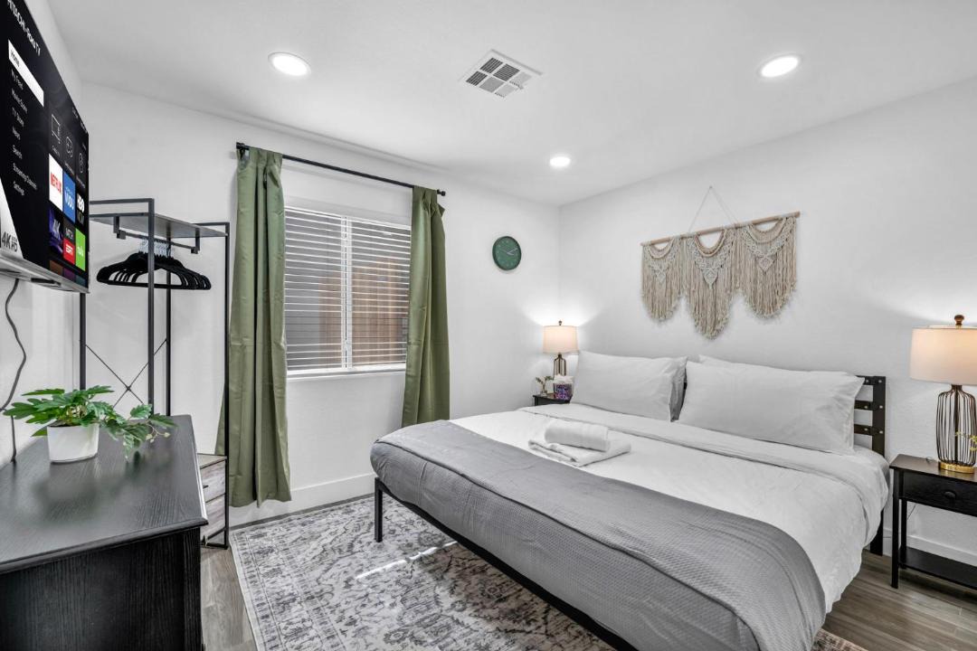 Photo of Bedroom in Green Valley