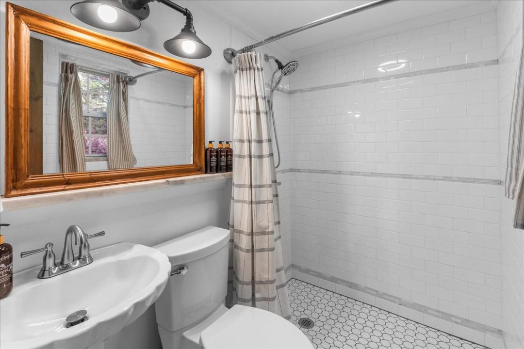 Photo of Bathroom in Lookout Mountain