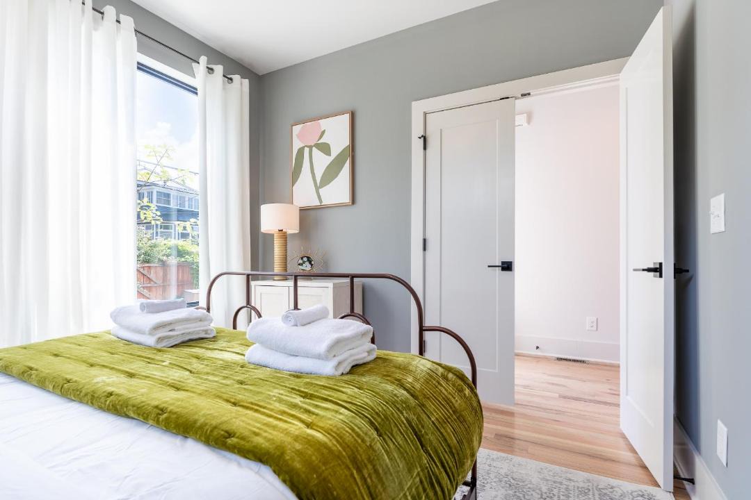 Photo of Bedroom in Hillsboro Village