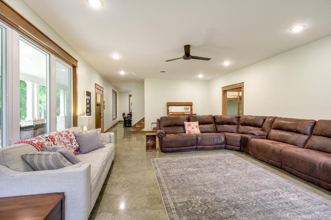 Photo of Livingroom in Lawrence County