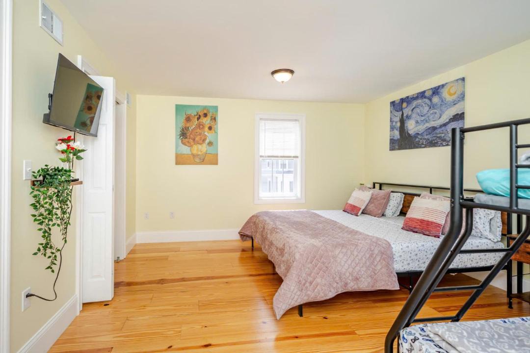 Photo of Bedroom in Quincy
