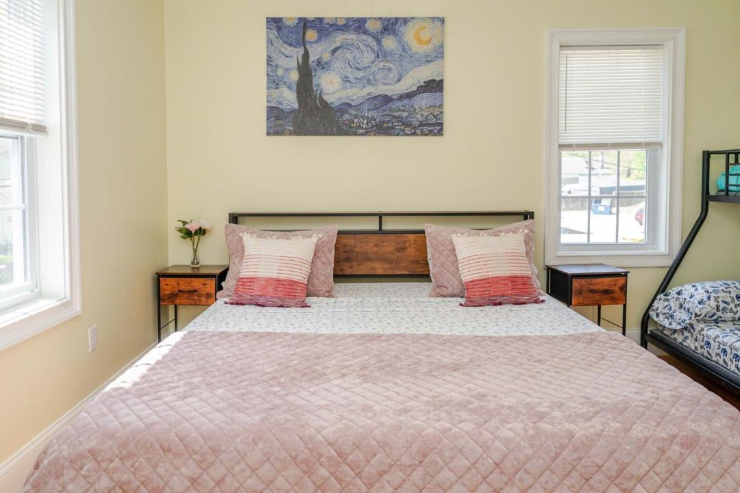 Photo of Bedroom in Quincy