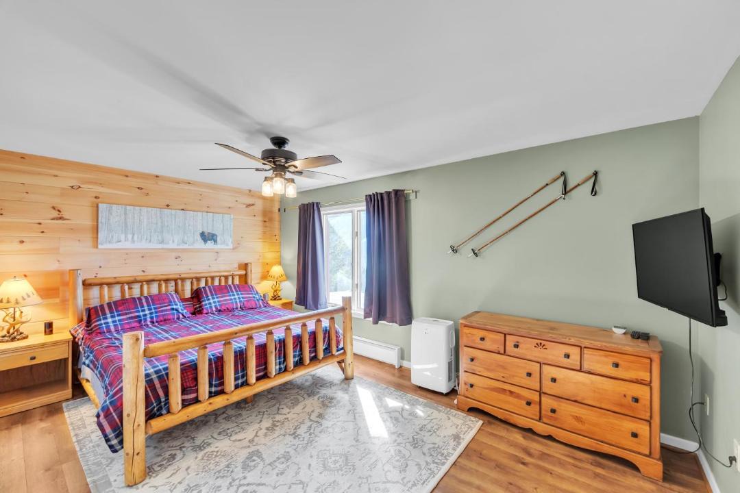 Photo of Bedroom in North Creek