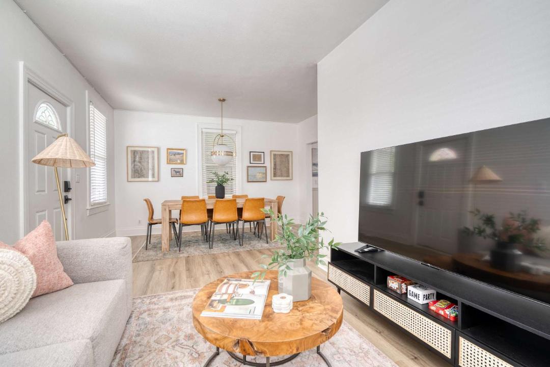 Photo of Livingroom in Overlook