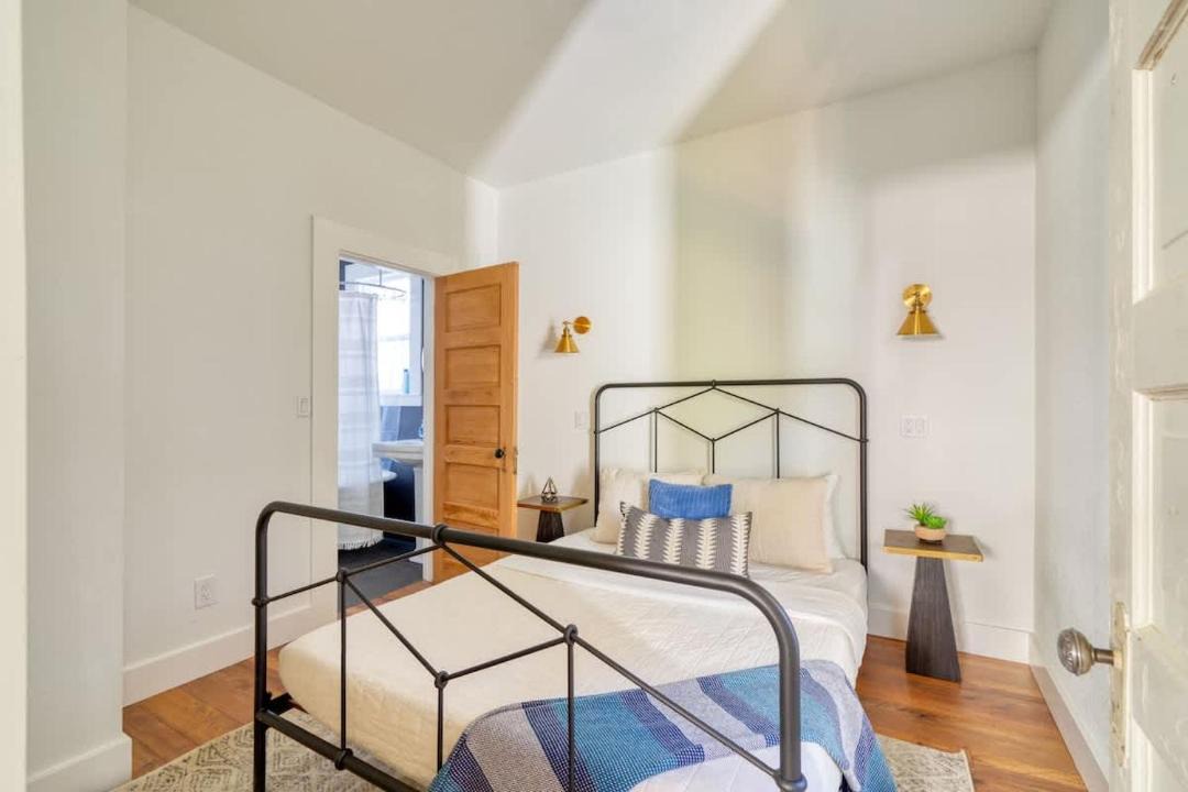 Photo of Bedroom in Uptown