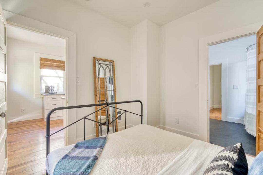 Photo of Bedroom in Uptown