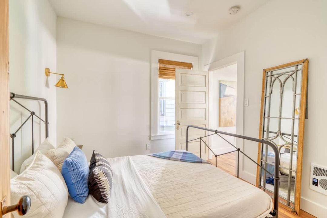 Photo of Bedroom in Uptown