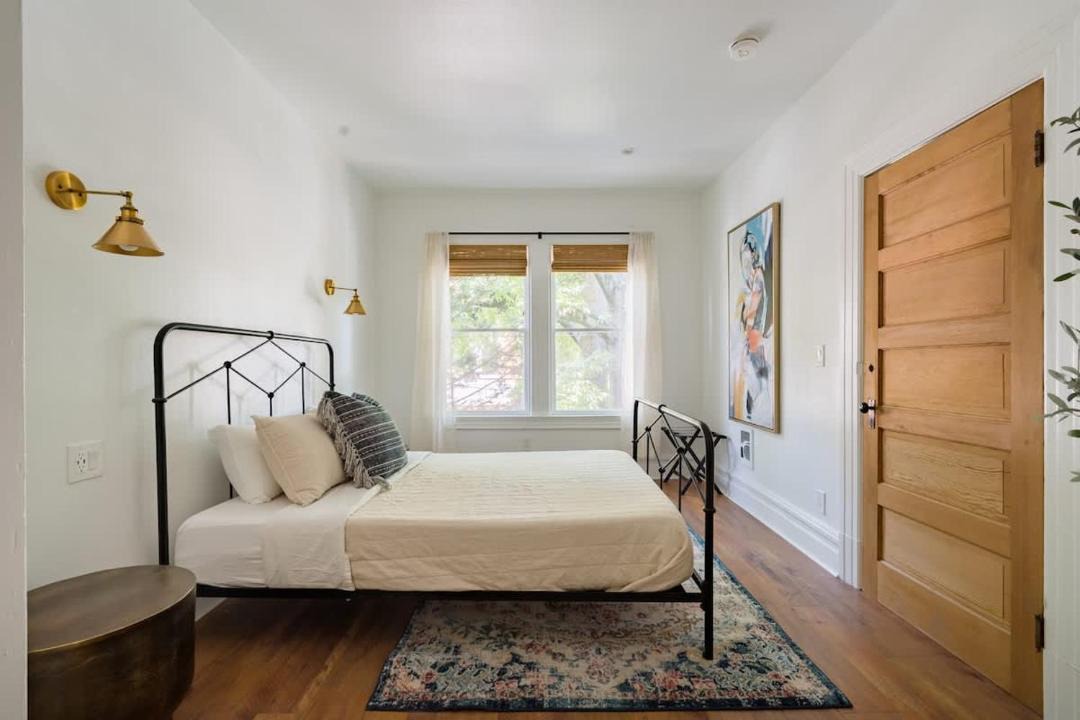 Photo of Bedroom in Uptown