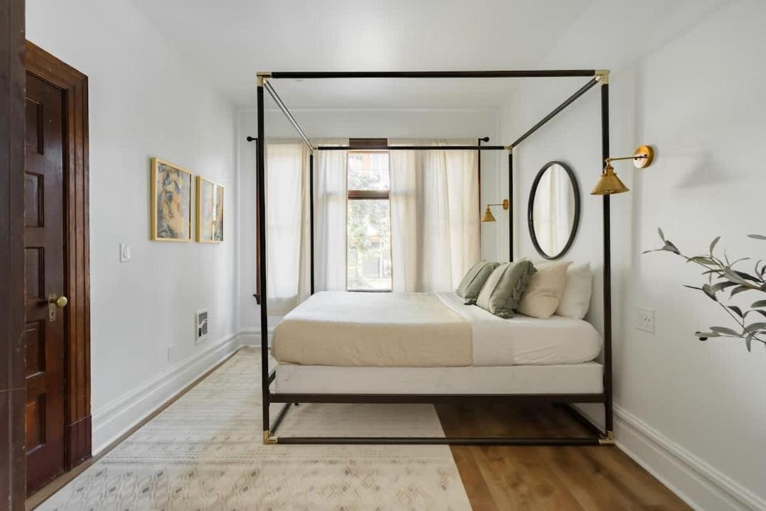 Photo of Bedroom in Uptown