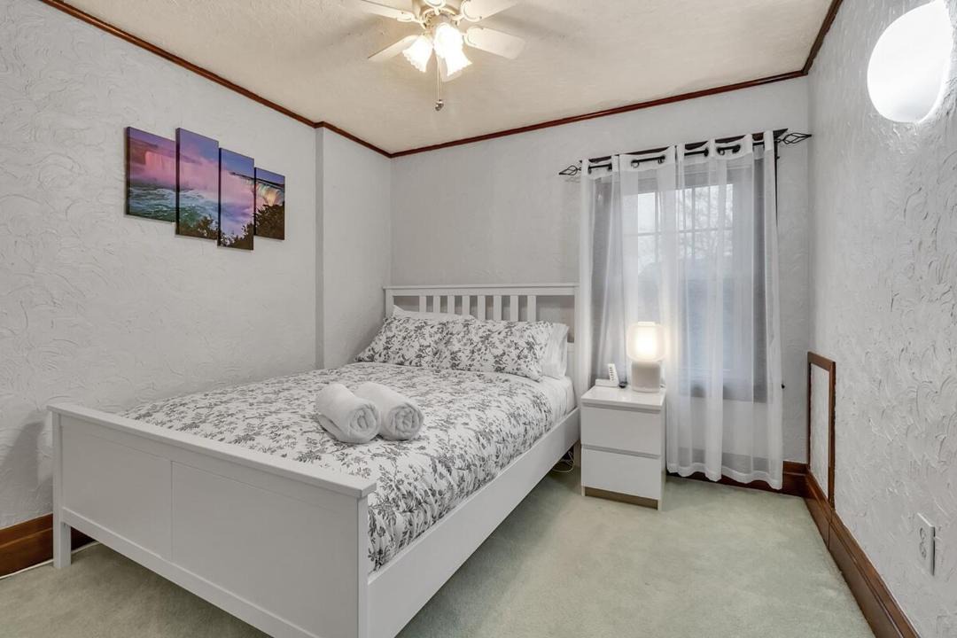 Photo of Bedroom in Niagara Falls
