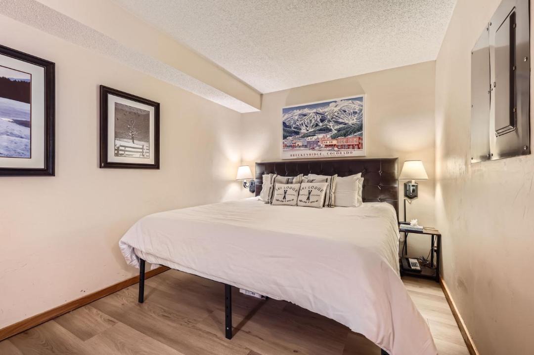 Photo of Bedroom in Peak 9