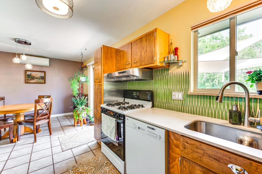 Photo of Kitchen in Baseline Sub