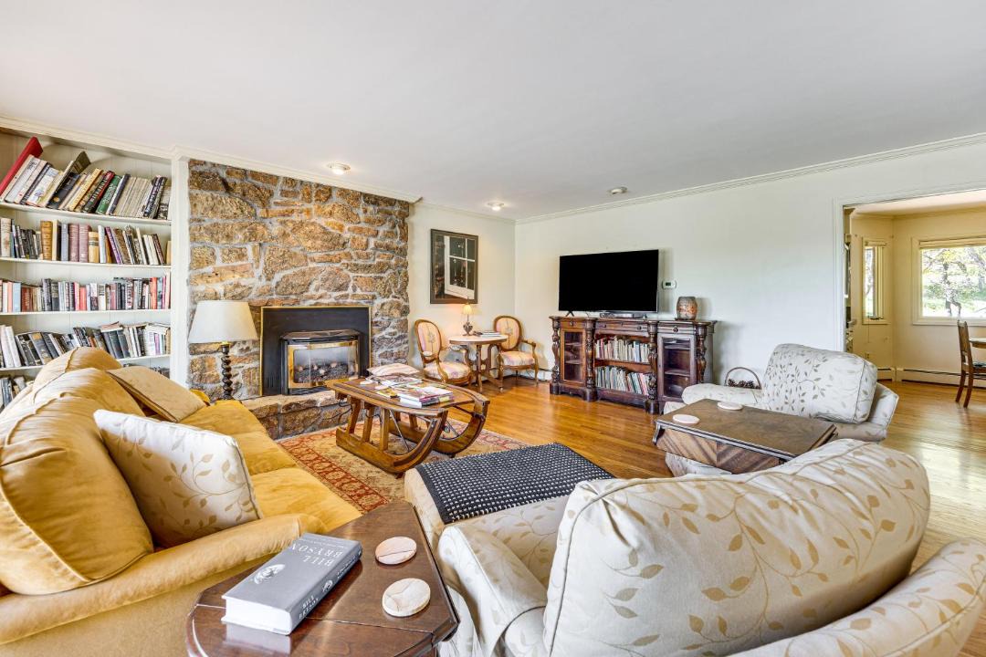 Photo of Livingroom in Broadmoor