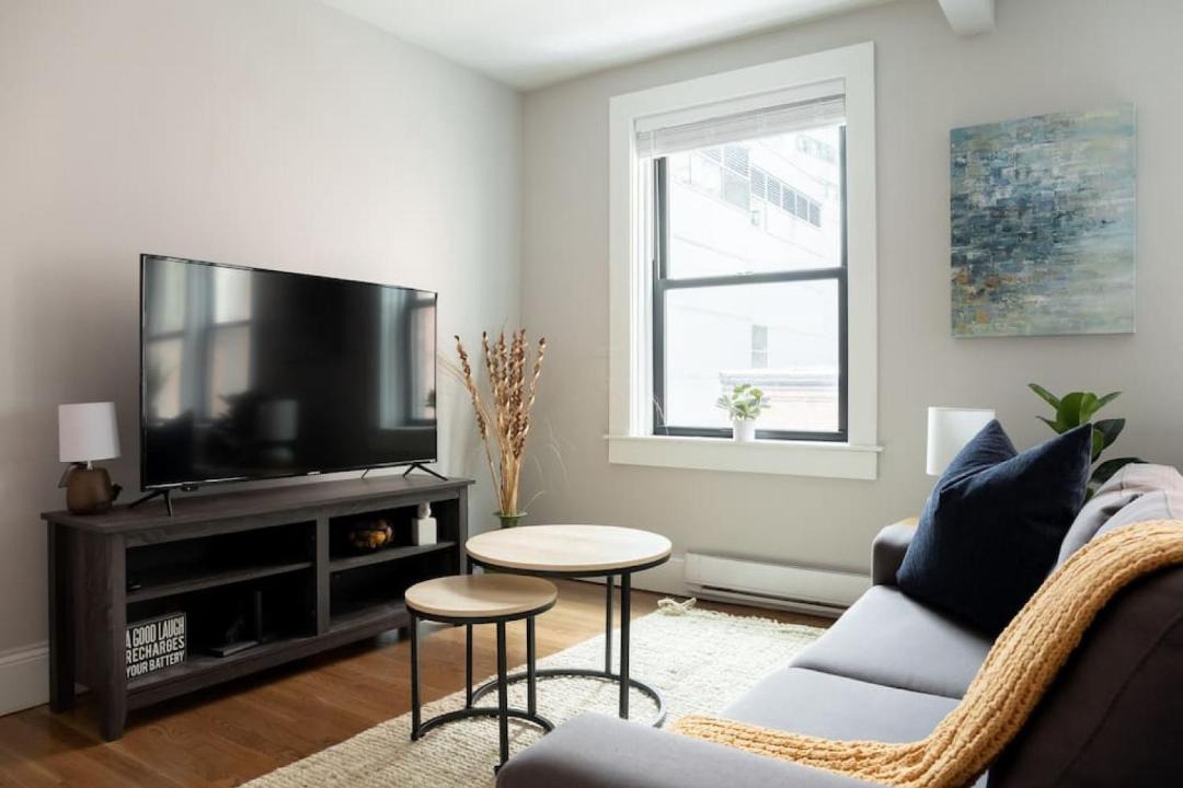 Photo of Livingroom in Theatre District
