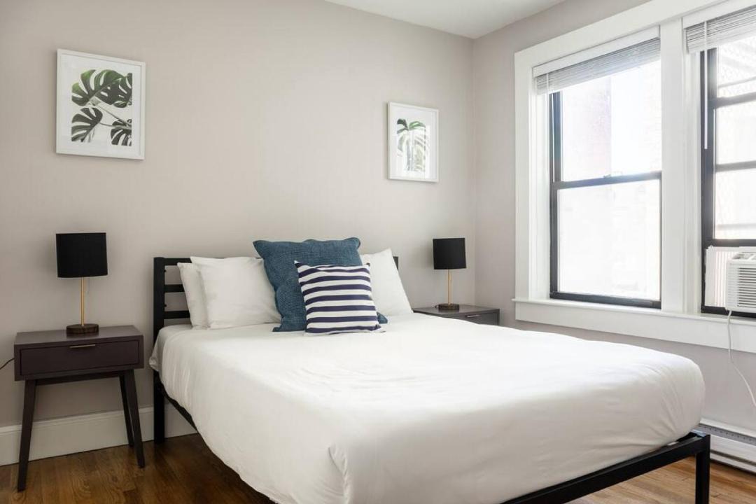 Photo of Bedroom in Theatre District