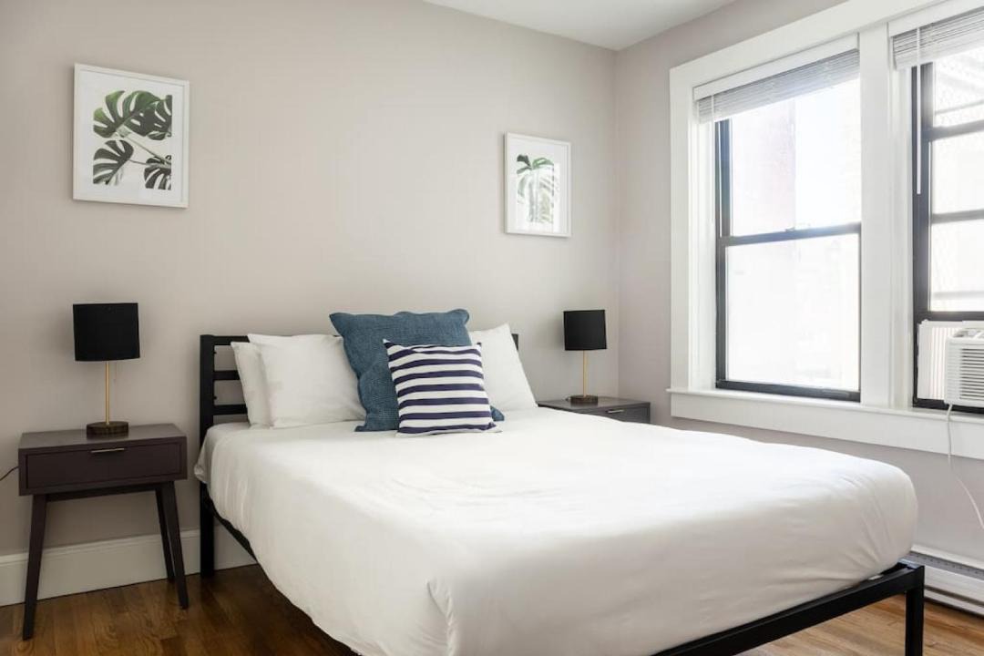 Photo of Bedroom in Theatre District