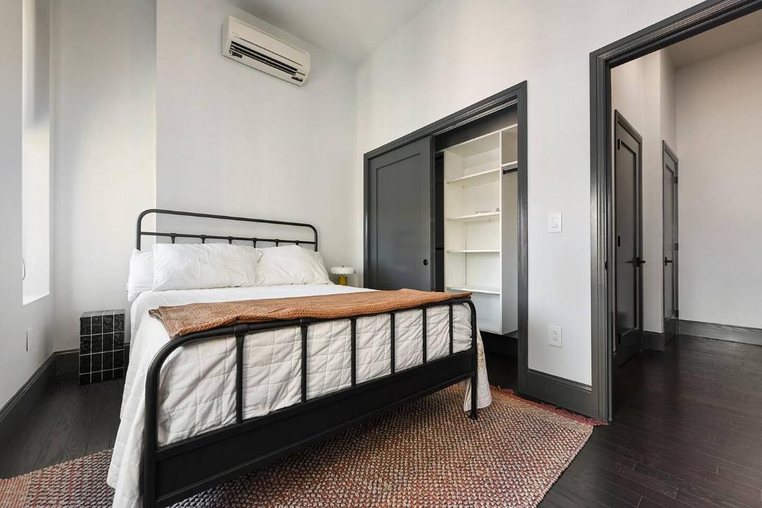 Photo of Bedroom in Downtown Pittsburgh