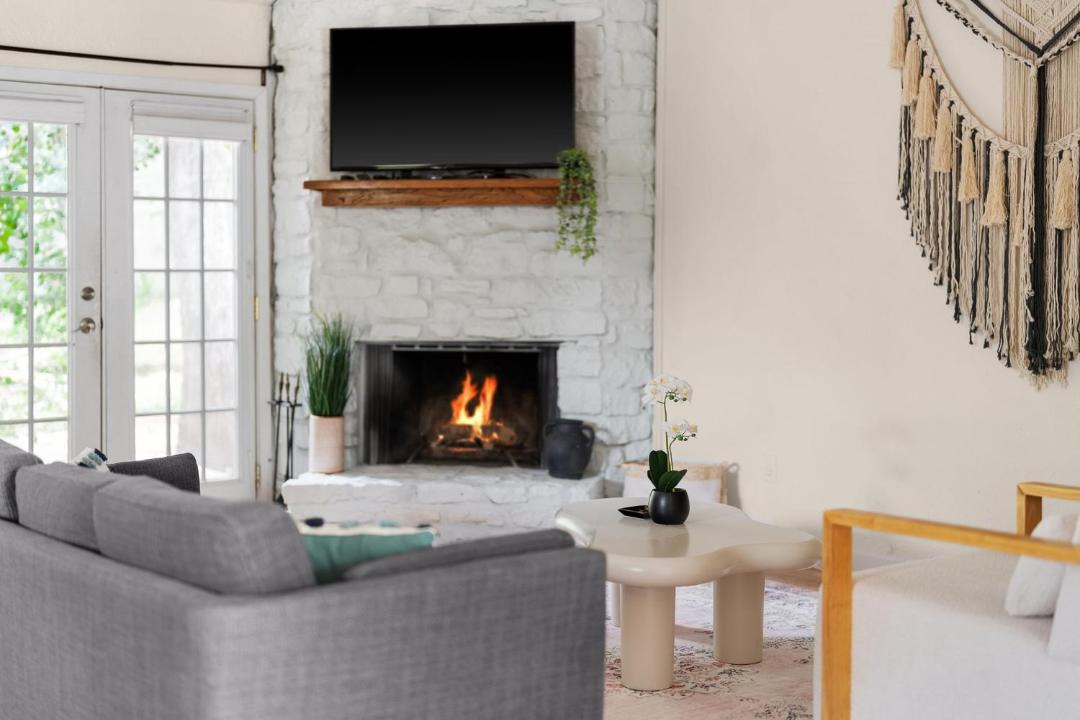 Photo of Livingroom in Barton Hills