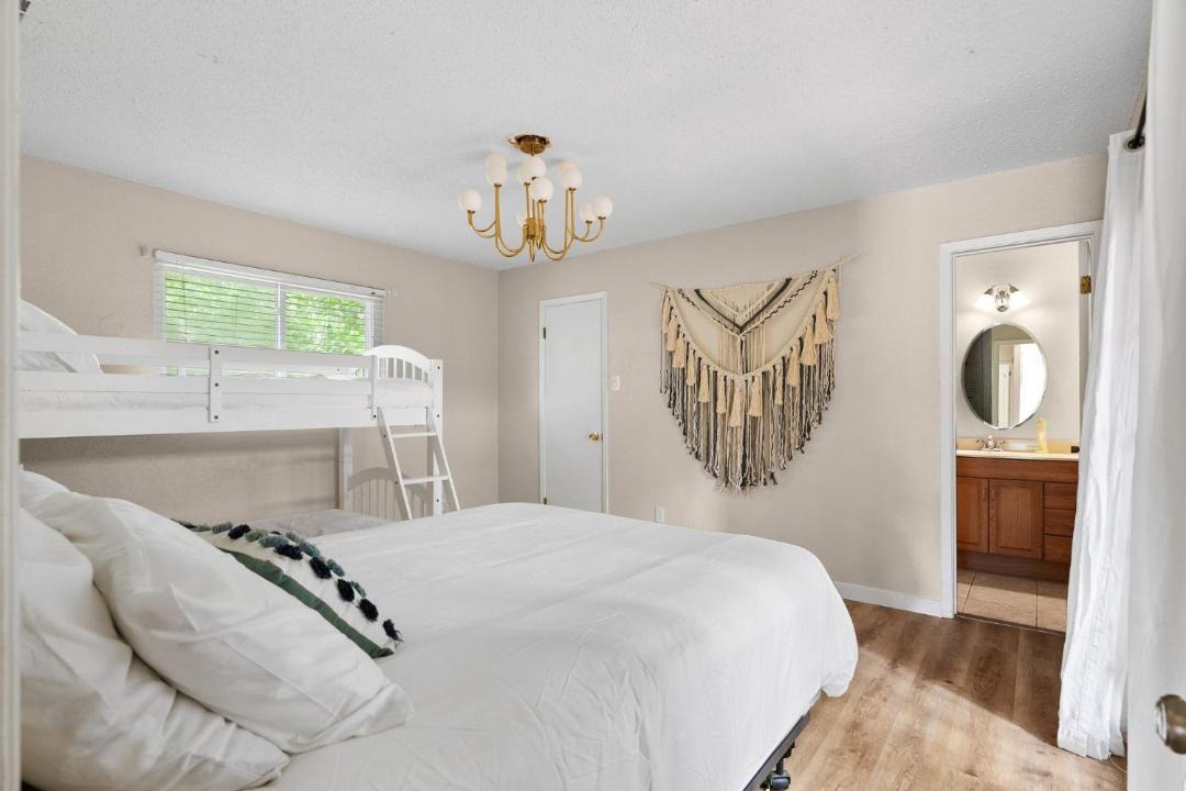 Photo of Bedroom in Barton Hills