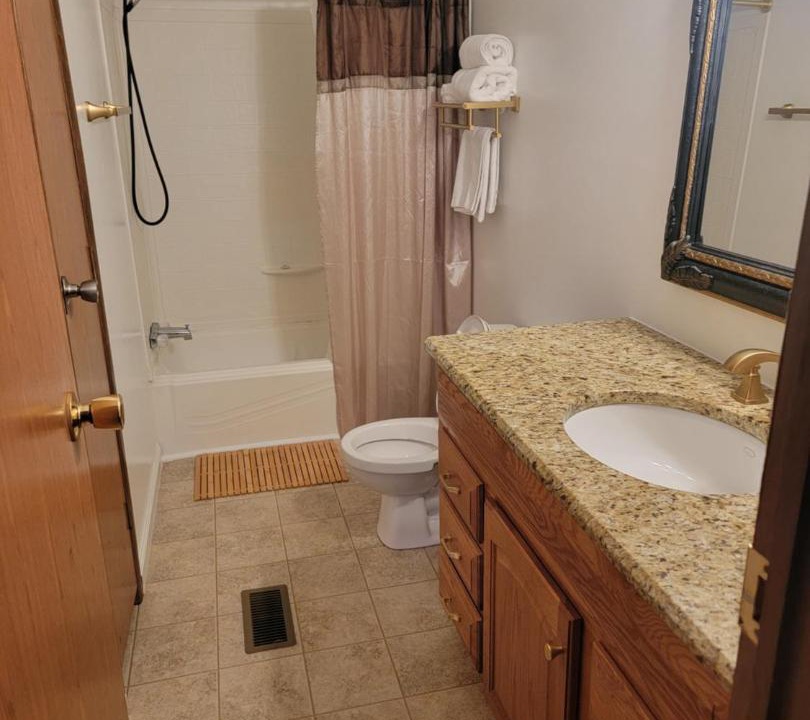 Photo of Bathroom in Samburg